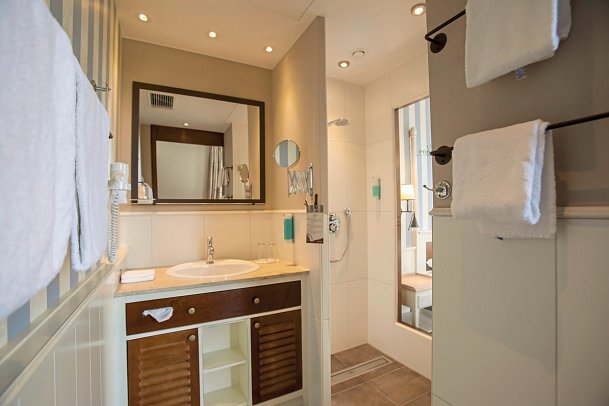 Erlebnishotel Bell Rock - Wohnbeispiel (Zimmercodierungen DB1, EB1, TB1, RB1, DX1, EX1, TX1, RX1, DX2, EX2, TX2, RX2, DS3, ES3, TS3, RS3, FB1, FX1, FX2 & FX3)