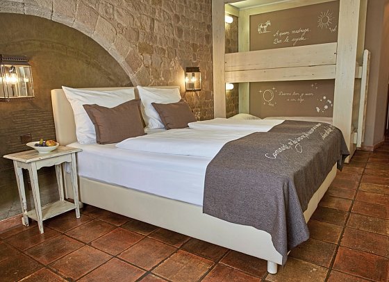 Erlebnishotel El Andaluz - Wohnbeispiel Standardzimmer (Zimmercodierungen DB1, EB1, TB1, RB1, DX1, EX1, TX1, RX1, DX2, EX2, TX2, RX2, DS3, ES3, TS3, RS3, FB1, FX1, FX2, FX3, XB1, XB2, XB3 & XB4)