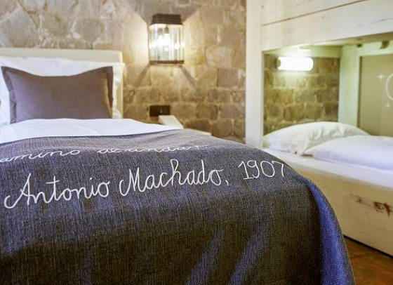 Erlebnishotel El Andaluz - Wohnbeispiel Standardzimmer (Zimmercodierungen DB1, EB1, TB1, RB1, DX1, EX1, TX1, RX1, DX2, EX2, TX2, RX2, DS3, ES3, TS3, RS3, FB1, FX1, FX2, FX3, XB1, XB2, XB3 & XB4)
