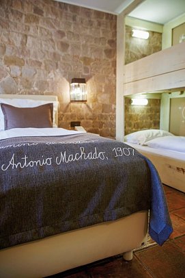 Erlebnishotel El Andaluz - Wohnbeispiel Standardzimmer (Zimmercodierungen DB1, EB1, TB1, RB1, DX1, EX1, TX1, RX1, DX2, EX2, TX2, RX2, DS3, ES3, TS3, RS3, FB1, FX1, FX2, FX3, XB1, XB2, XB3 & XB4)