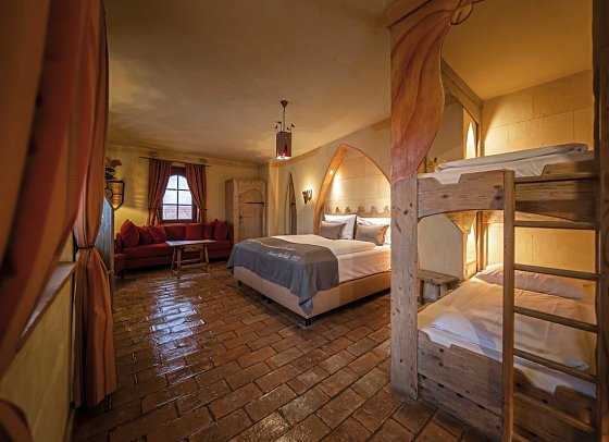 Burghotel Castillo Alcazar - Wohnbeispiel Standardzimmer (Zimmercodierungen DB1, EB1, TB1, RB1, DX1, EX1, TX1, RX1, DX2, EX2, TX2, RX2, DS3, ES3, TS3, RS3, FB1, FX1, FX2, FX3, XB1, XB2, XB3 & XB4)