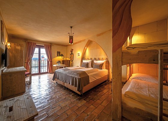 Burghotel Castillo Alcazar - Wohnbeispiel Standardzimmer (Zimmercodierungen DB1, EB1, TB1, RB1, DX1, EX1, TX1, RX1, DX2, EX2, TX2, RX2, DS3, ES3, TS3, RS3, FB1, FX1, FX2, FX3, XB1, XB2, XB3 & XB4)