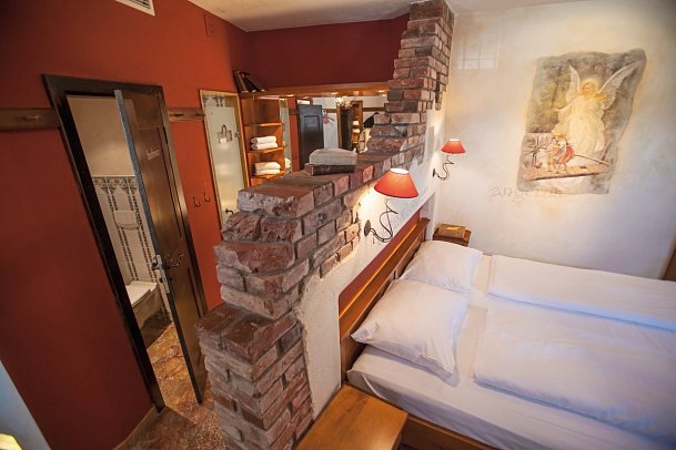 Erlebnishotel Santa Isabel - Wohnbeispiel Standardzimmer (Zimmercodierungen DB1, EB1, TB1, RB1, DX1, EX1, TX1, RX1, DX2, EX2, TX2, RX2, DS3, ES3, TS3, RS3, FB1, FX1, FX2, FX3, DB2, EB2, TB2 & RB2)