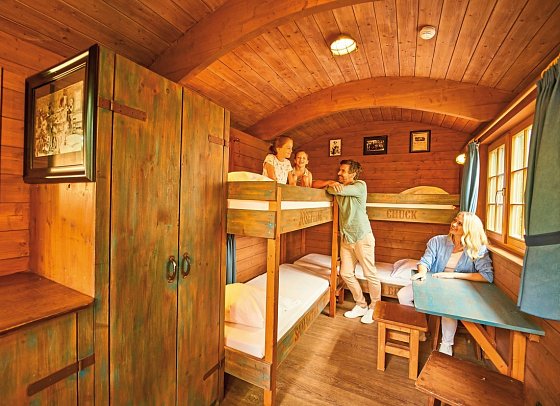 Tipi Town - Wohnbeispiel Planwagen Holz