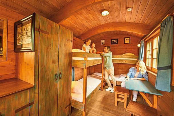 Tipi Town - Wohnbeispiel Planwagen Holz