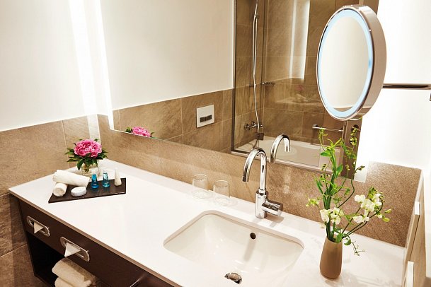 Steigenberger Hotel Köln - Wohnbeispiel Doppelzimmer Business (Zimmercodierungen DB1 & DC1)