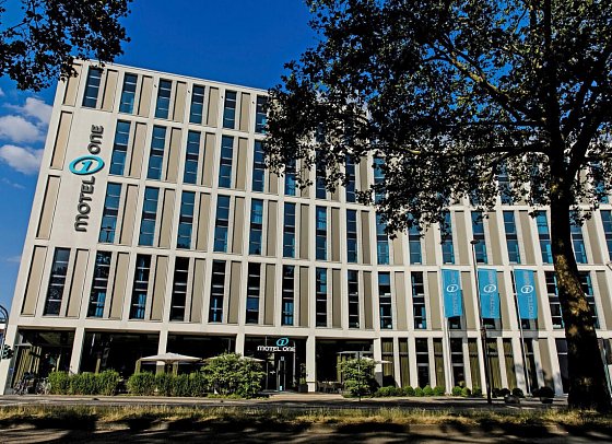 Motel One Köln-Altstadt – inkl. Handball-Ticket WM 2027