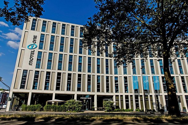 Motel One Köln-Altstadt – inkl. Handball-Ticket WM 2027