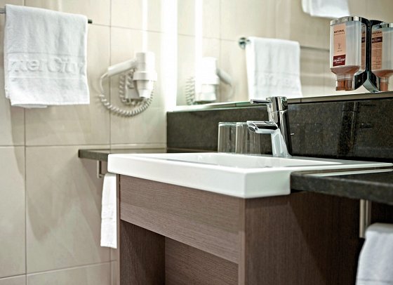 IntercityHotel Mainz - Wohnbeispiel Doppelzimmer Standard (Zimmercodierungen DG1 & DC1)