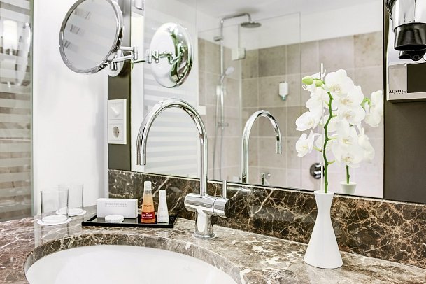 Steigenberger Hotel Bad Neuenahr - Wohnbeispiel (Zimmercodierungen DG1, DS1 & EG1)