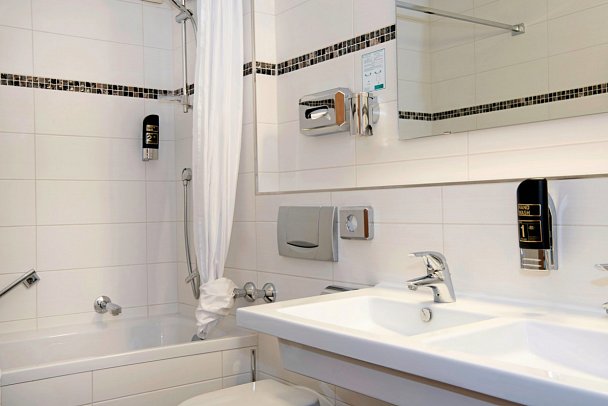 Hotel Amberger - Wohnbeispiel Bad (Zimmercodierungen DB1 & EB2)