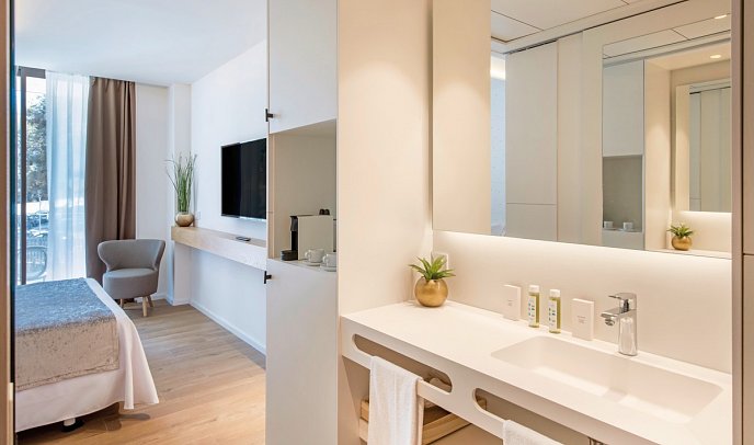 Golden Costa Salou - Badbeispiel Doppelzimmer Premium Poolblick (Zimmercodierung DMP)