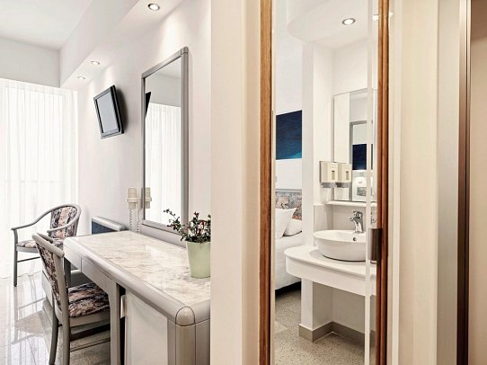 Esperia City Hotel - Badbeispiel Double Club Room (Zimmercodierung DB2)