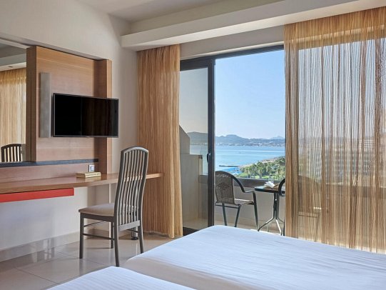 Esperos Mare Resort & Spa - Wohnbeispiel Doppelzimmer seitl. Meerblick (Zimmercodierung D1N)