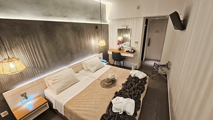 Atlantis Boutique Hotel & Spa - Wohnbeispiel Doppelzimmer Superior (Zimmercodierung DS2)