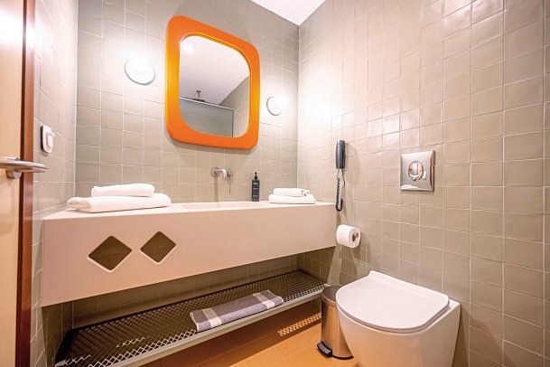 Orion Hotel - Wohnbeispiel Queen Doppelzimmer (Zimmercodierungen DB1 & DB2)