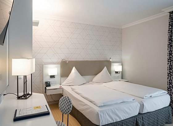 Ringhotel Strandblick - Wohnbeispiel Doppelzimmer mit Balkon oder Terrasse (Zimmercodierungen DB1, DB2 & DX1)