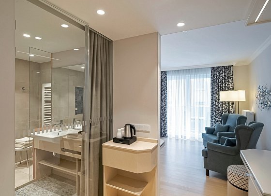 Ringhotel Strandblick - Wohnbeispiel Doppelzimmer mit Balkon oder Terrasse (Zimmercodierungen DB1, DB2 & DX1)
