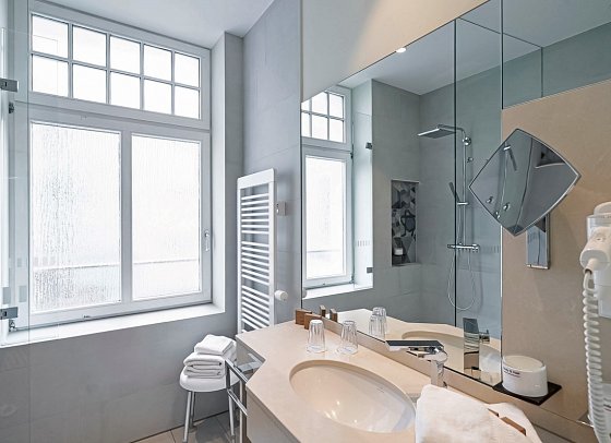 Ringhotel Strandblick - Beispiel Bad Doppelzimmer Meerseite (Zimmercodierungen DBC & D1C)
