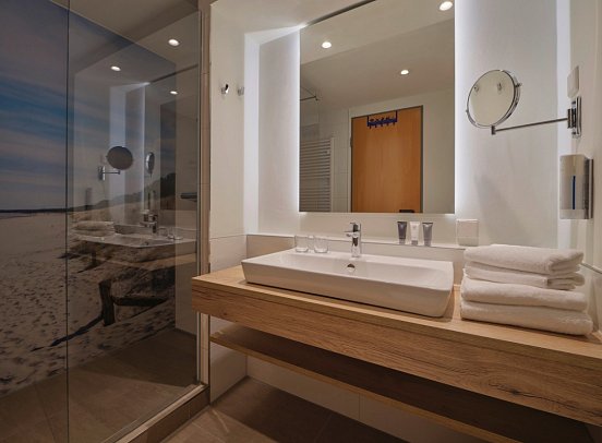 Dorint Seehotel Binz-Therme Binz/Rügen Strand-Appartements - Wohnbeispiel Appartement 1 Schlafzimmer 31-35 qm (Zimmercodierungen AB1 & XB1)