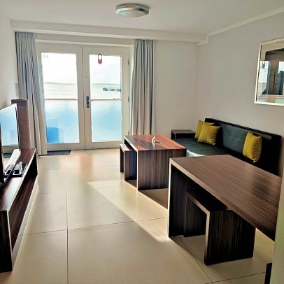 Strandhotel Dranske - Wohnbeispiel Appartement Boddenblick (Zimmercodierung ABI)