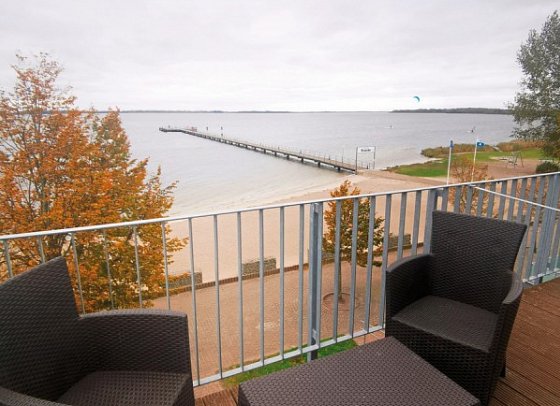 Strandhotel Dranske - Beispiel Balkon Maisonette Boddenblick (Zimmercodierung MB2)