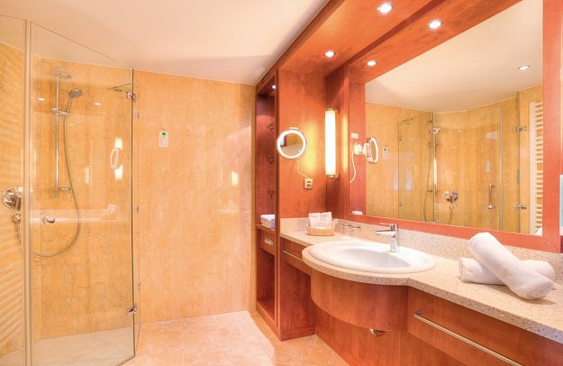 Hotel zur Post - ein Rovell Hotel - Wohnbeispiel Doppelzimmer Komfort Balkon (Zimmercodierung DB2)