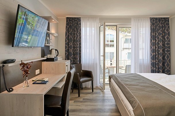 R&R Strandhotel Baabe - Wohnbeispiel Doppelzimmer Balkon (Zimmercodierung DB1)