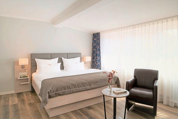 R&R Strandhotel Baabe - Wohnbeispiel Doppelzimmer Standard Balkon (Zimmercodierung DB1)