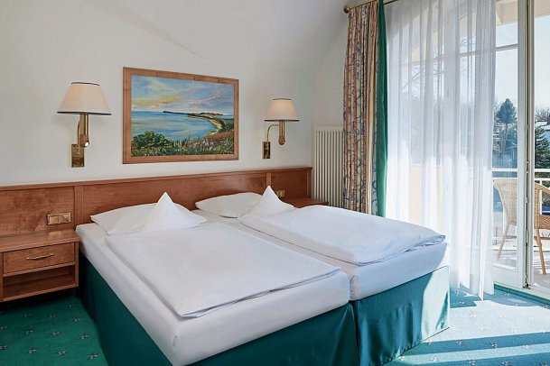 aja Nordperd & Villen Göhren - Wohnbeispiel Doppelzimmer Balkon oder Terrasse (Zimmercodierung DF1)