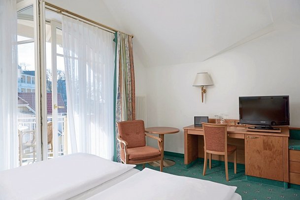 aja Nordperd & Villen Göhren - Wohnbeispiel Doppelzimmer Balkon oder Terrasse (Zimmercodierung DF1)
