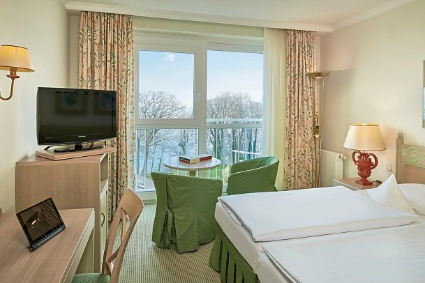 aja Nordperd & Villen Göhren - Wohnbeispiel Doppelzimmer Seeseite (Zimmercodierung D1C)