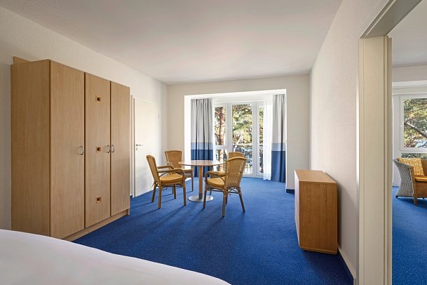 IFA Rügen Hotel & Ferienpark - Ferienwohnungen - Wohnbeispiel 2-Raum Appartement Balkon (Zimmercodierung OB1)