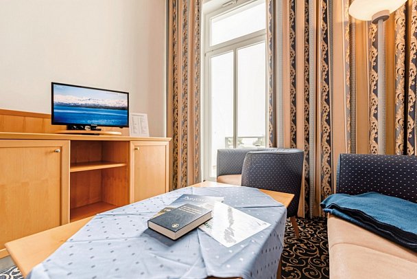 Hotel Asgard & Asgard's Meereswarte - Wohnbeispiel Appartement 1 Schlafzimmer Seeseite (Zimmercodierung AB2)