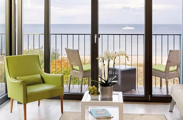 SEETELHOTEL Kaiserstrand Beachhotel - Wohnbeipsiel Juniorsuite Meeresfront (Zimmercodierung J1O)
