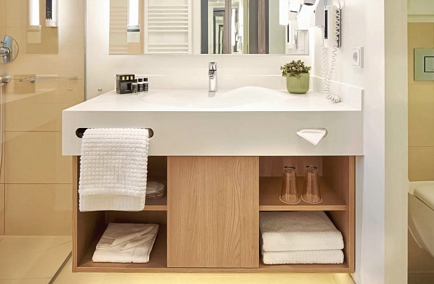 SEETELHOTEL Kaiserstrand Beachhotel - Wohnbeispiel Juniorsuite (Zimmercodierungen JBL & J1O)