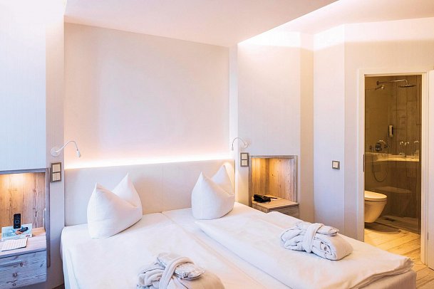 SEETELHOTEL Strandhotel Atlantic - Wohnbeispiel Doppelzimmer Landseite Lyrik (Zimmercodierung DBL)