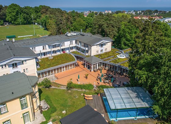 Ostseehotel Villen im Park - ein Rovell Hotel - Außenansicht - Luftaufnahme