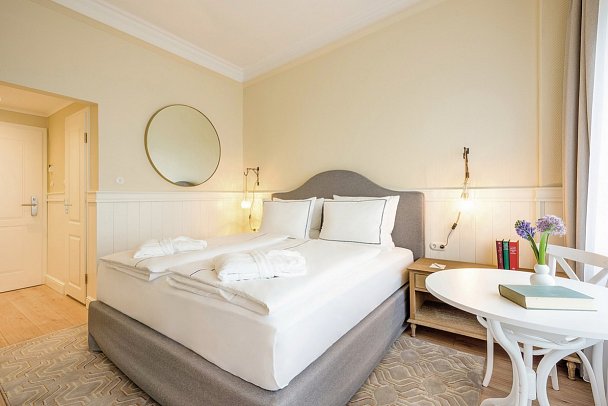 Strandhotel Ahlbeck - Wohnbeispiel Doppelzimmer Deluxe (Zimmercodierung DD1)