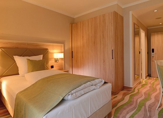 Seehotel Großherzog von Mecklenburg - Wohnbeispiel Einzelzimmer (Zimmercodierungen EB1 & UC1)