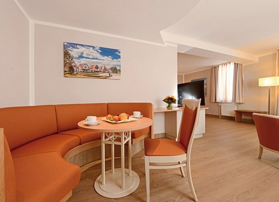 Seehotel Großherzog von Mecklenburg - Wohnbeispiel Juniorsuite (Zimmercodierung JB1)
