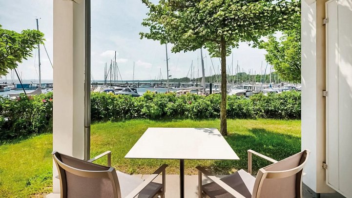 Lindner Hotel Boltenhagen - Beispiel Terrasse Doppelzimmer King Bed (Zimmercodierung DB1)