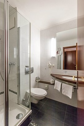 Ringhotel Warnemünder Hof - Beispiel Bad (Zimmercodierungen DE2 & DB1)