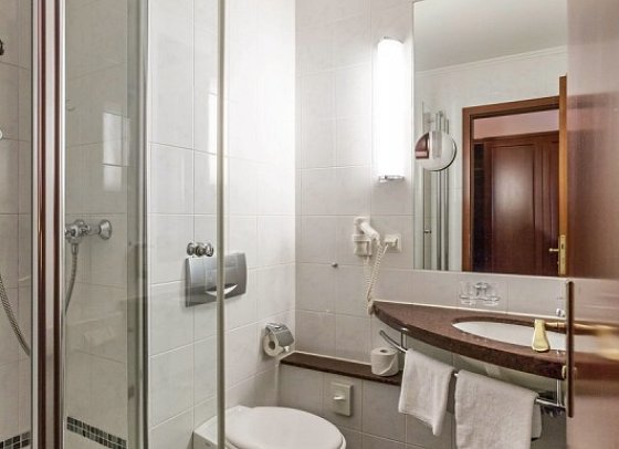 Ringhotel Warnemünder Hof - Beispiel Bad (Zimmercodierungen DE2 & DB1)