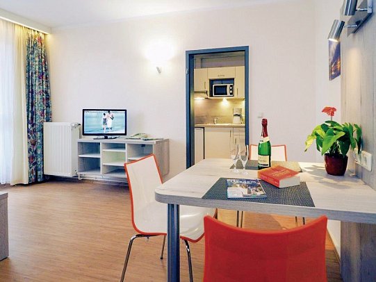 Kurhotel zu Heringsdorf - Wohnbeispiel App. 2 Räume Balkon 40 qm (Zimmercodierungen AB1 & AB2)