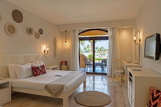 Blend Elphistone Resort