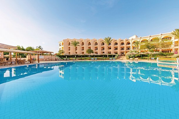 Flamenco Beach & Resort