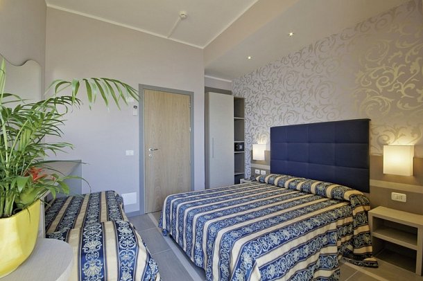 Club Hotel Bikini & Tropicana - Wohnbeispiel Familienzimmer Standard Bikini (Zimmercodierung FG1)