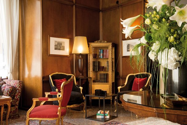 Hotel Colonna Palace