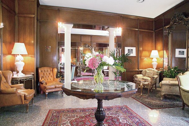 Hotel Colonna Palace